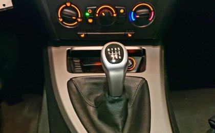 BMW 323i RWD Manual Tranmission, no accidents, 6 Months/6,000km FREE Warranty