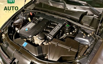 BMW 323i RWD Manual Tranmission, no accidents, 6 Months/6,000km FREE Warranty