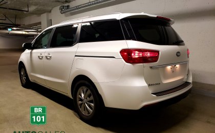 Kia Sedona LX 3.3 V6 8 Seats