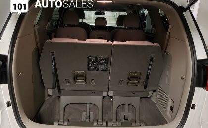 Kia Sedona LX 3.3 V6 8 Seats