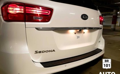 Kia Sedona LX 3.3 V6 8 Seats
