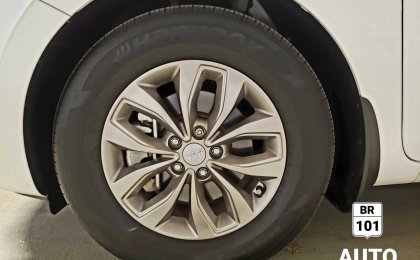 Kia Sedona LX 3.3 V6 8 Seats