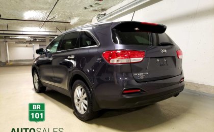 Kia Sorento LX FWD