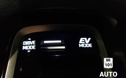 Toyota Corolla SE Upgrade Hybrid AWD, 1480km only Manufactory warranty!!