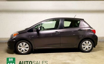Toyota Yaris LE, no accidents, FREE WARRANTY!!