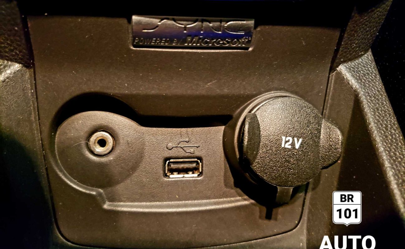 BR101_ford_fiesta_se_hb_2011_673253ce79d5a_113179.jpg