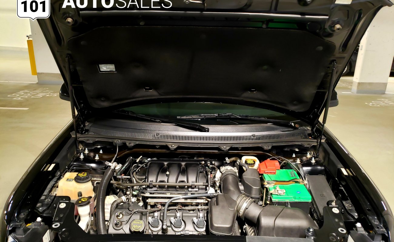 BR101_ford_flex_limited_awd_2017_6481768738735_8540.jpg