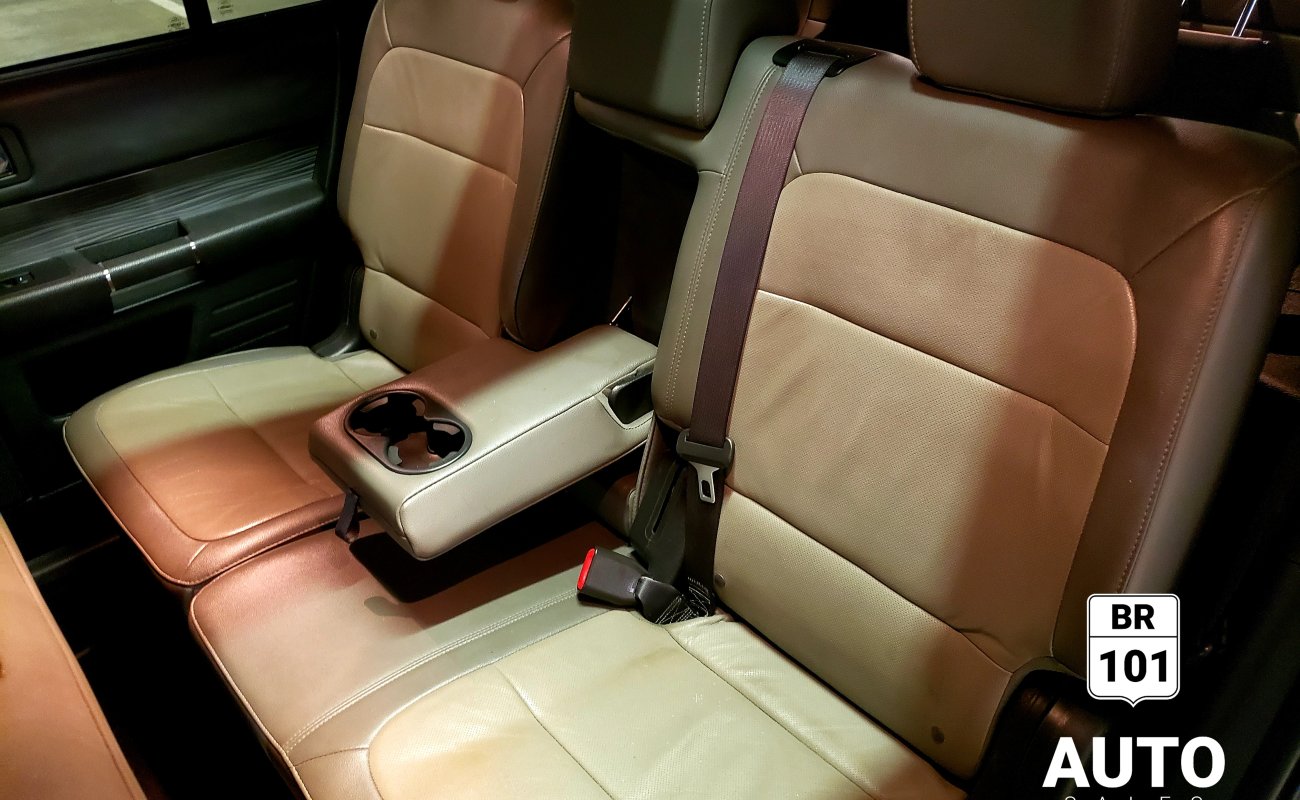 BR101_ford_flex_limited_awd_2017_648176873873e_8540.jpg