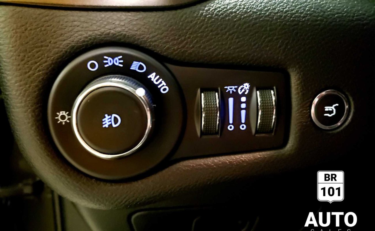 BR101_jeep_cherokee_trailhalk_2019_6553e6ca8cc43_498285.jpg
