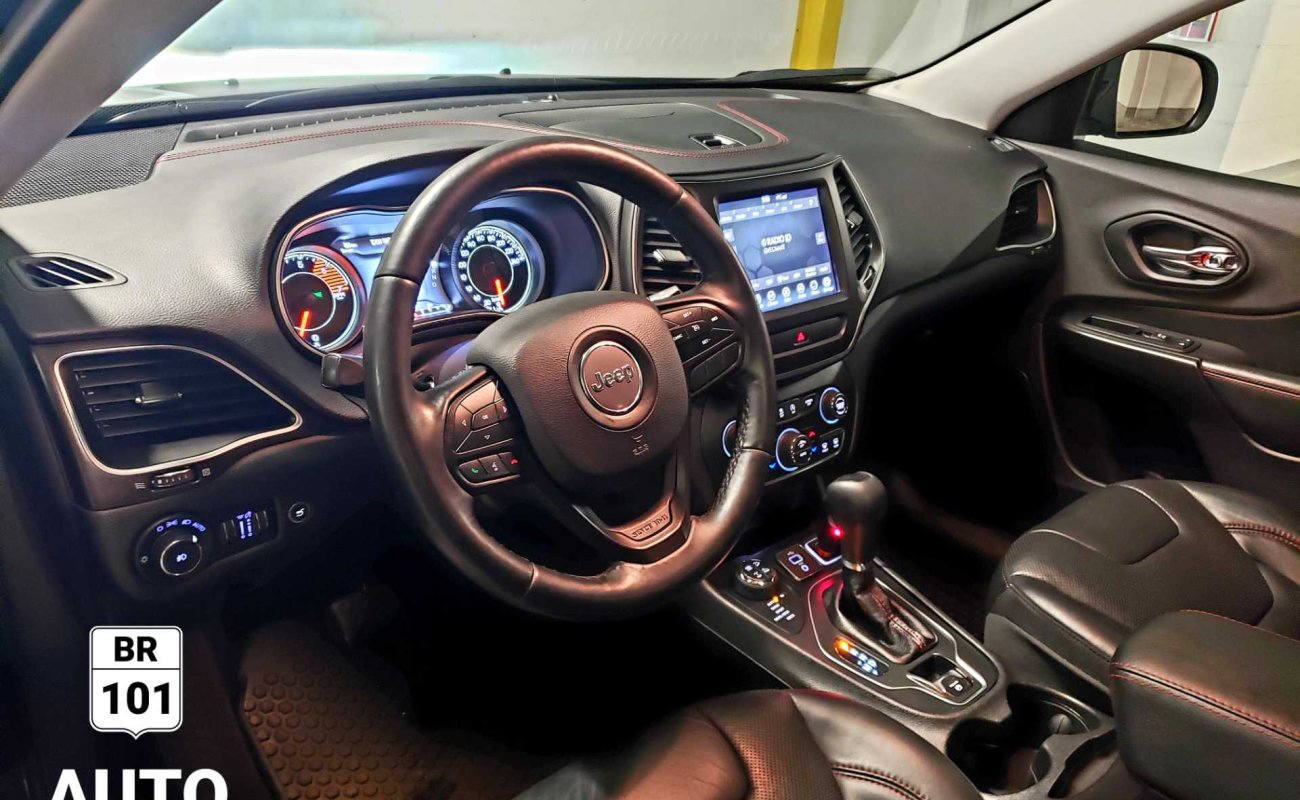 BR101_jeep_cherokee_trailhalk_2019_6553e6ca8cc45_498285.jpg