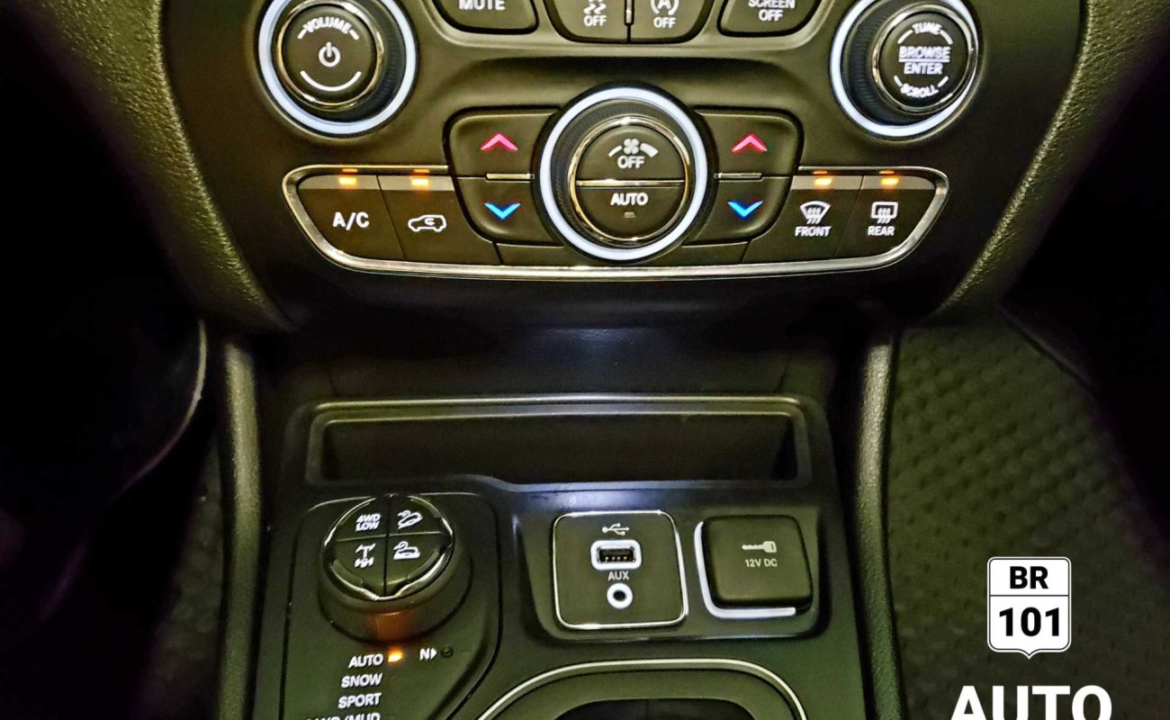BR101_jeep_cherokee_trailhalk_2019_6553e6ca8cc76_498285.jpg