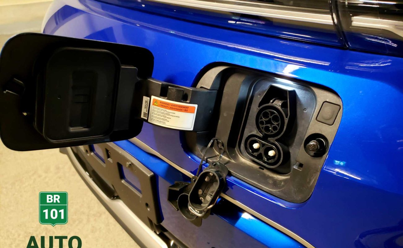 BR101_kia_soul_ev_limited_2021_648021260a07f_628981.jpg