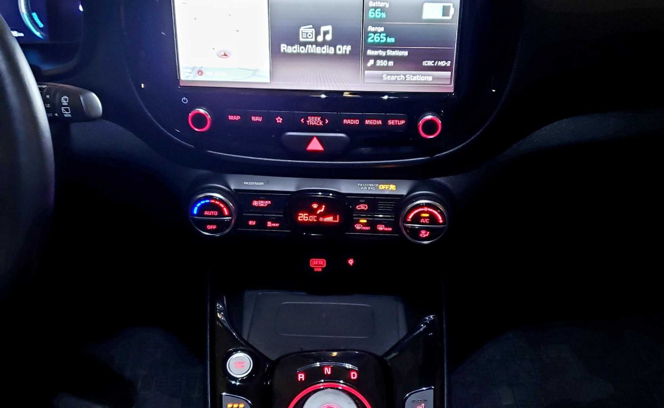 BR101_kia_soul_ev_limited_2021_648021260a08d_628981.jpg