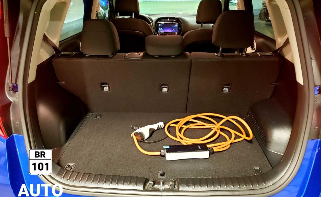 BR101_kia_soul_ev_premium_2022_647ec90198b5a_463484.jpg