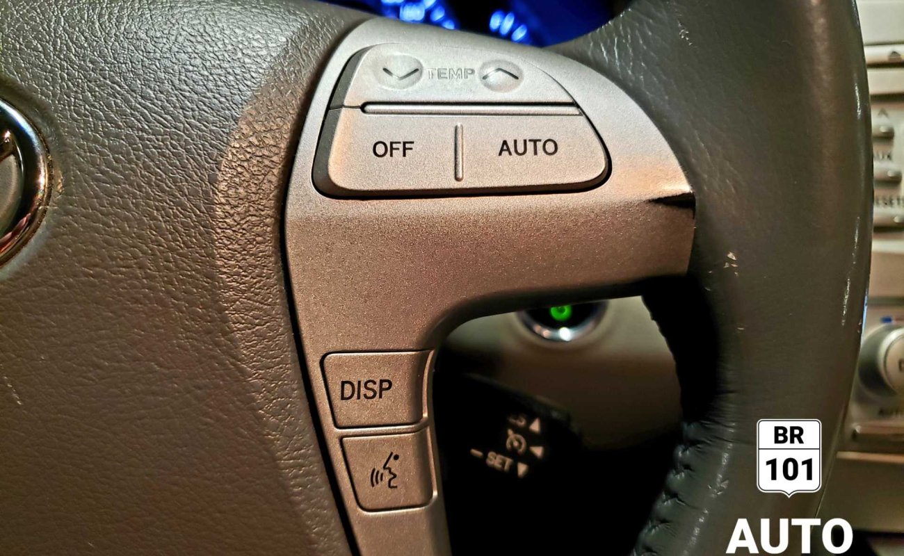 BR101_toyota_camry_hybrid_2010_64bae22919a7b_222997.jpg
