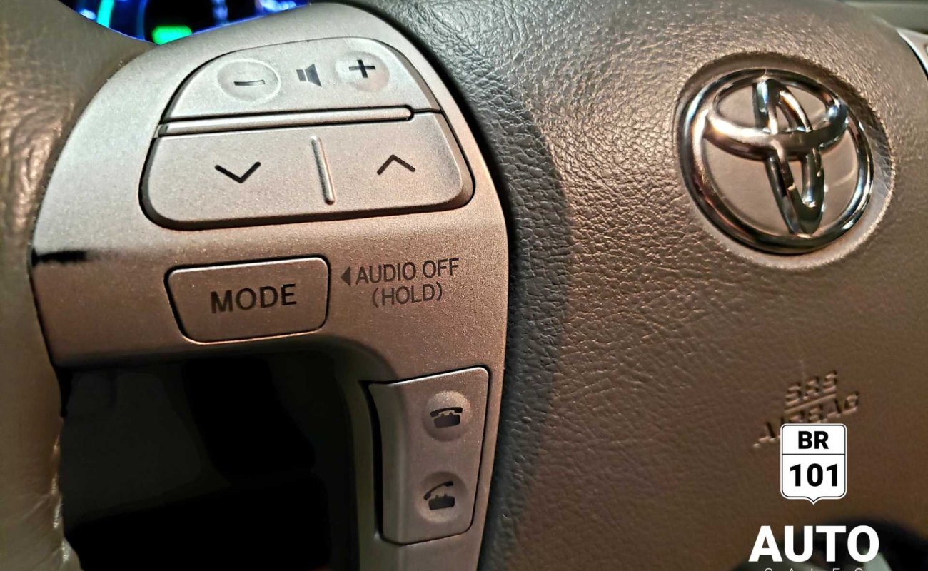 BR101_toyota_camry_hybrid_2010_64bae22919a7f_222997.jpg