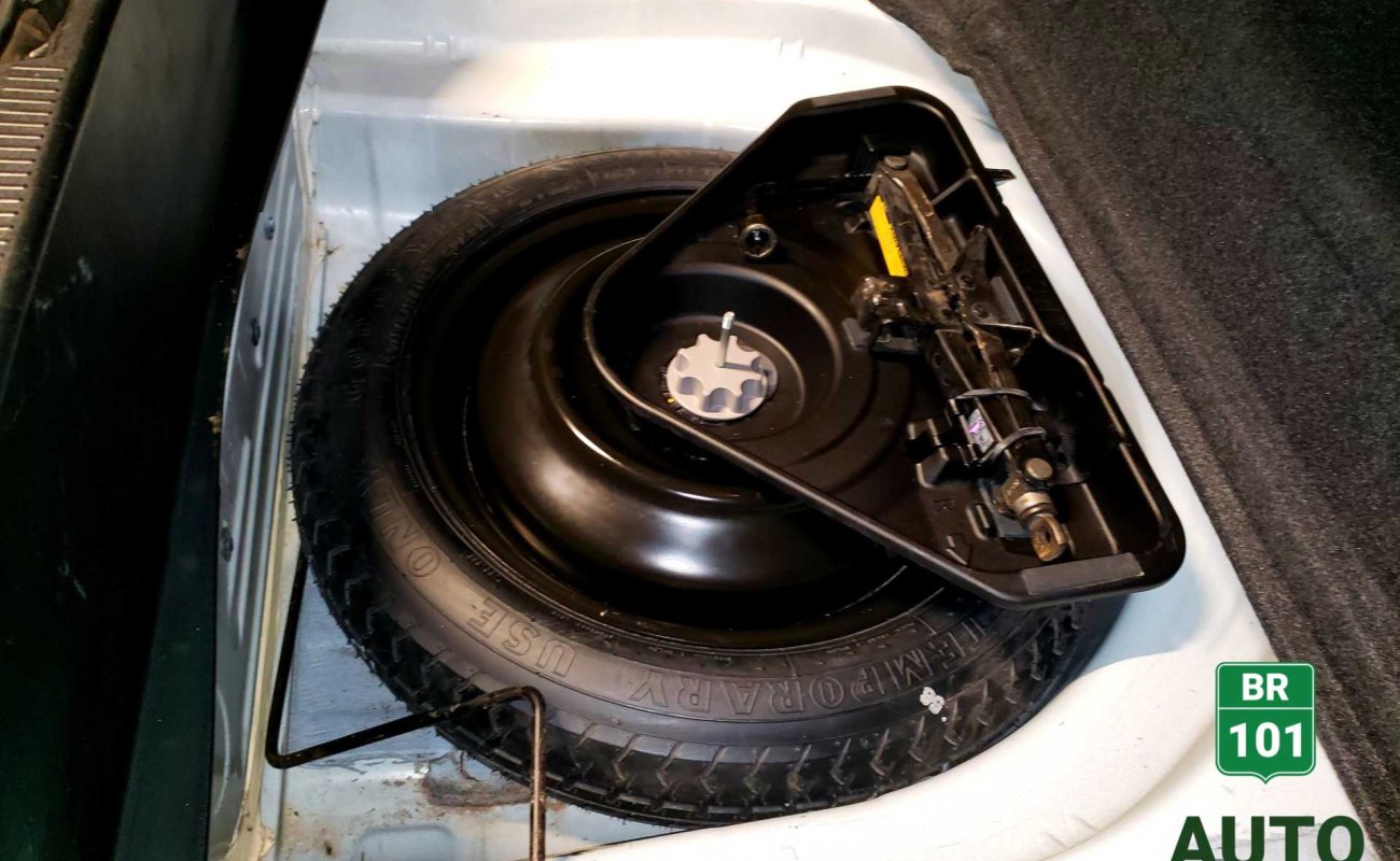 BR101_toyota_camry_hybrid_2010_64bae22919a85_222997.jpg