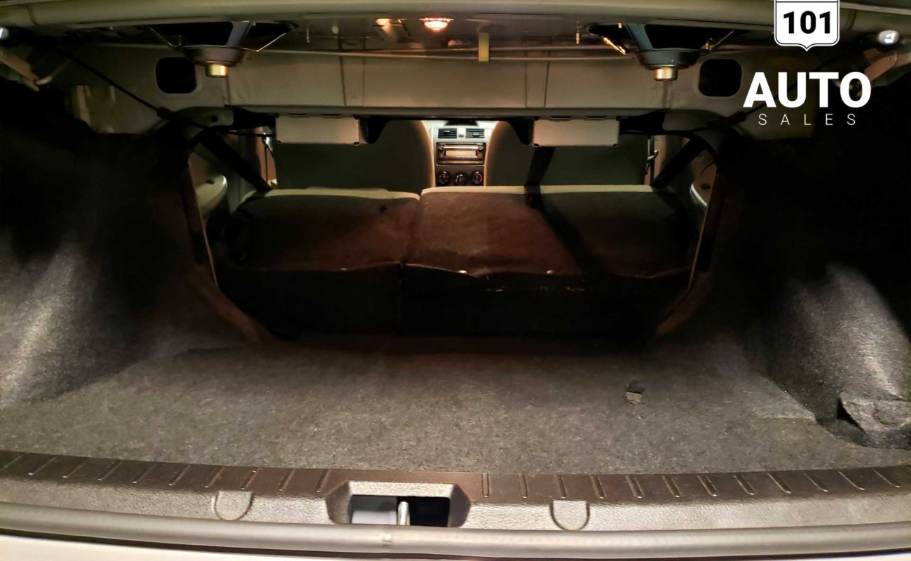 BR101_toyota_corolla_ce_2012_648960144e3c1_322312.jpg