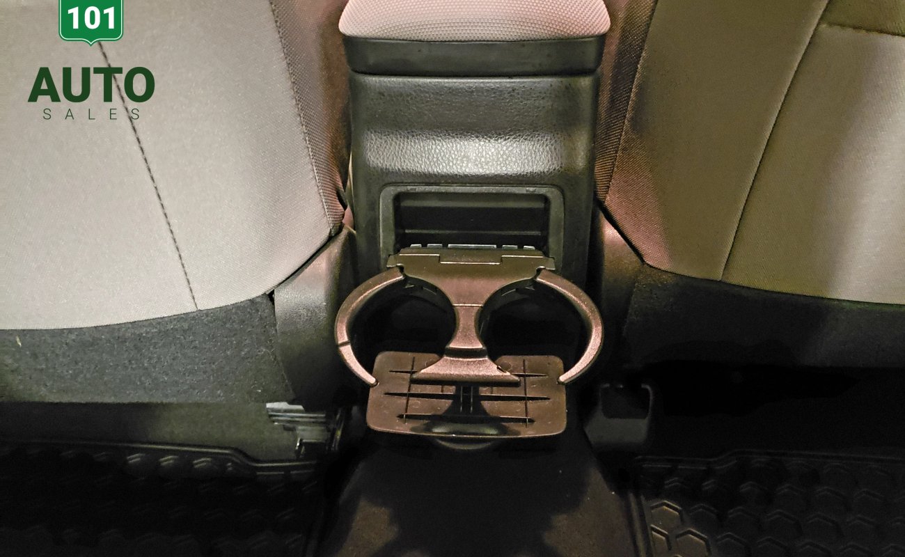 BR101_toyota_corolla_le_2016_63dc350442f31_145737.jpg