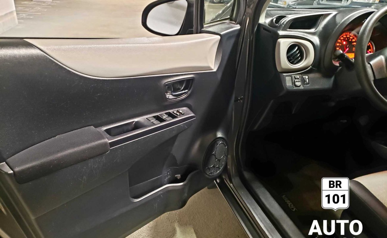 BR101_toyota_yaris_le__no_accidents__free_warranty_2013_662543184df06_66132.jpg